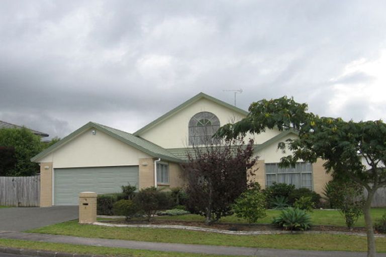 Photo of property in 3 Hogarth Rise, West Harbour, Auckland, 0618