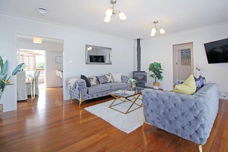 Photo of property in 24 Pooley Street, Pakuranga Heights, Auckland, 2010