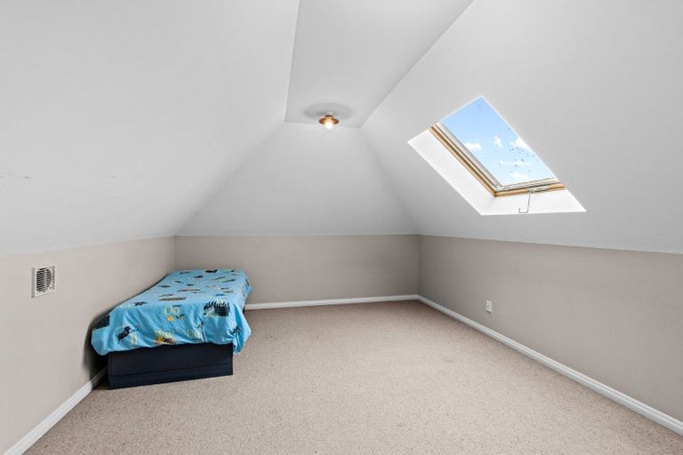 Photo of property in 21 Welsford Street, Woodend, 7610