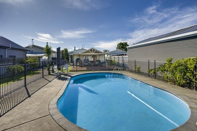 Photo of property in 28 Vigor Brown Street, Napier South, Napier, 4110