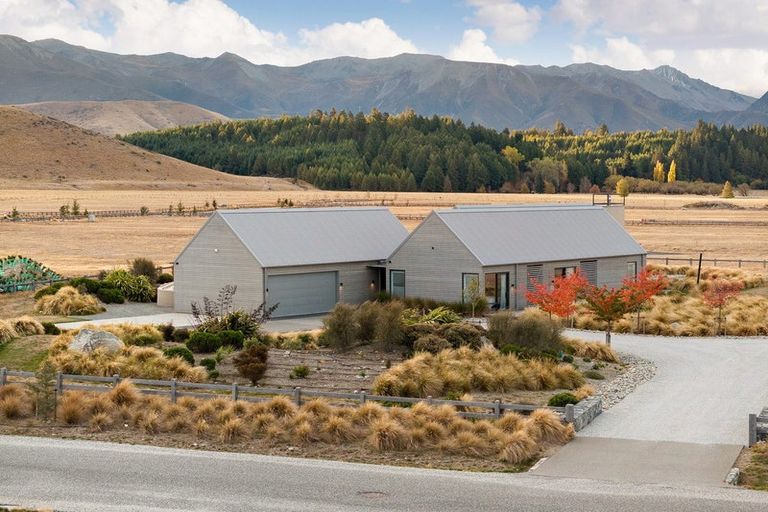 Photo of property in 10 Musterers Way, Ben Ohau, Twizel, 7999