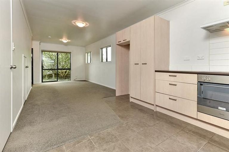Photo of property in 25/94 Glengarry Road, Glen Eden, Auckland, 0602