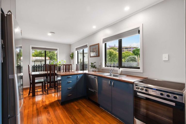 Photo of property in 34 Wyllie Road, Papatoetoe, Auckland, 2025