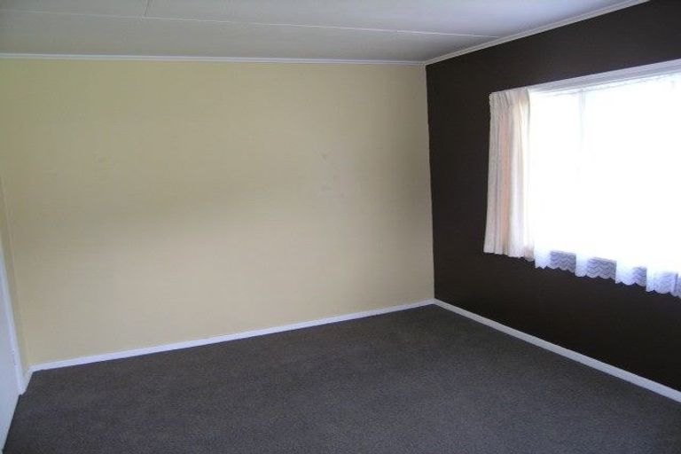 Photo of property in 152 Wainuiomata Road, Wainuiomata, Lower Hutt, 5014