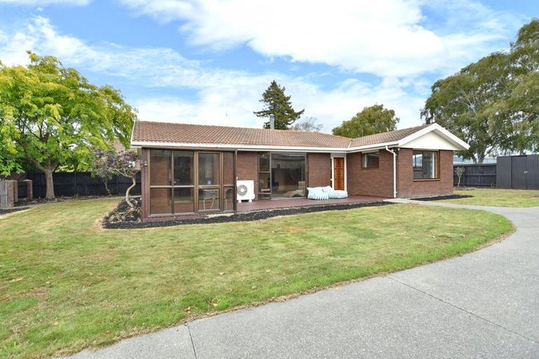 Photo of property in 31 Solomon Avenue, Redwood, Christchurch, 8051
