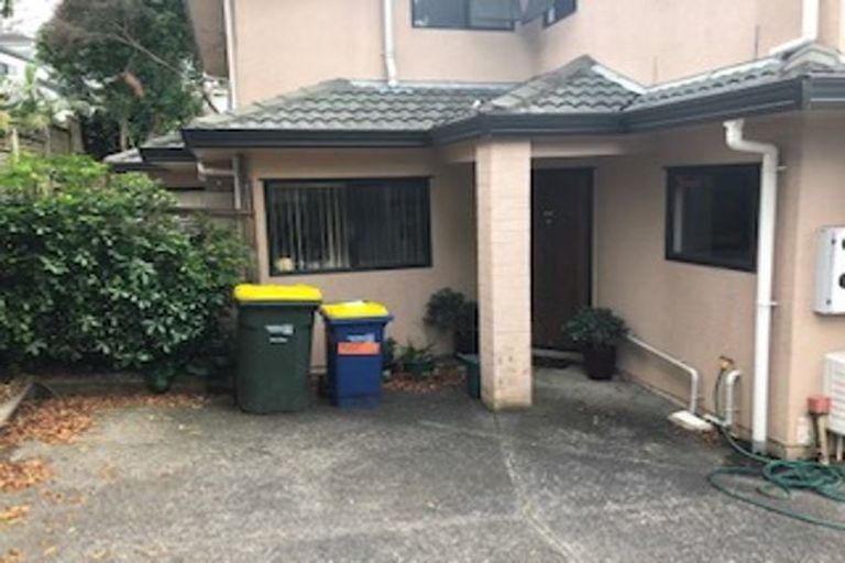 Photo of property in 43a Forrest Hill Road, Milford, Auckland, 0620