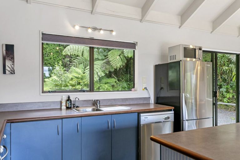 Photo of property in 73 Kaiuru Avenue, Pukawa Bay, Turangi, 3381