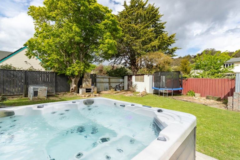 Photo of property in 9a Heretaunga Square, Silverstream, Upper Hutt, 5019