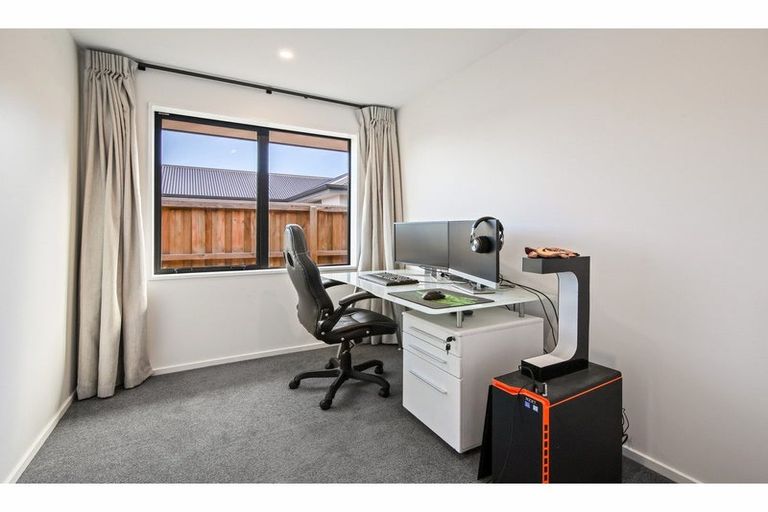 Photo of property in 10 Crossley Avenue, Woodend, 7610