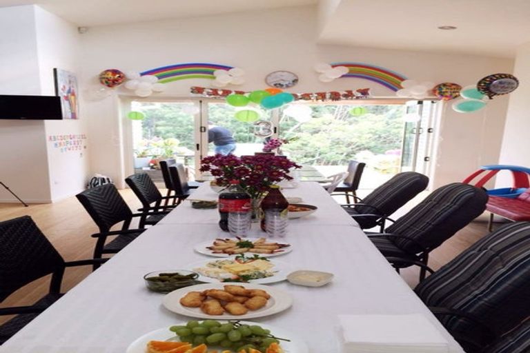 Photo of property in 90 Tiriwa Drive, Massey, Auckland, 0614