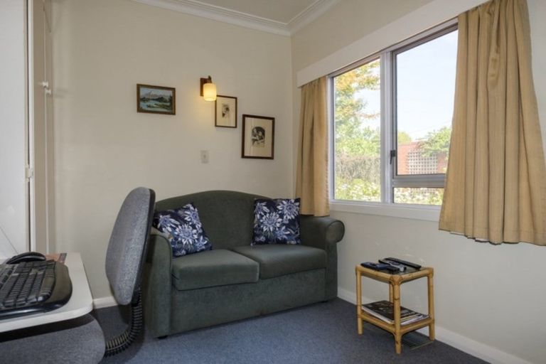 Photo of property in 142 Eglinton Road, Mornington, Dunedin, 9011