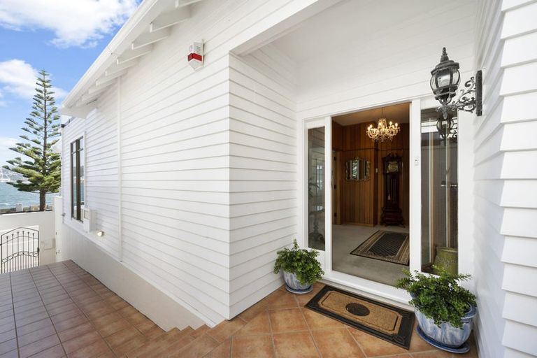 Photo of property in 338 Oriental Parade, Oriental Bay, Wellington, 6011