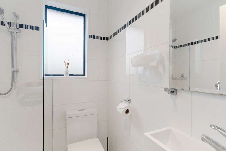 Photo of property in 52 Vagues Road, Northcote, Christchurch, 8052