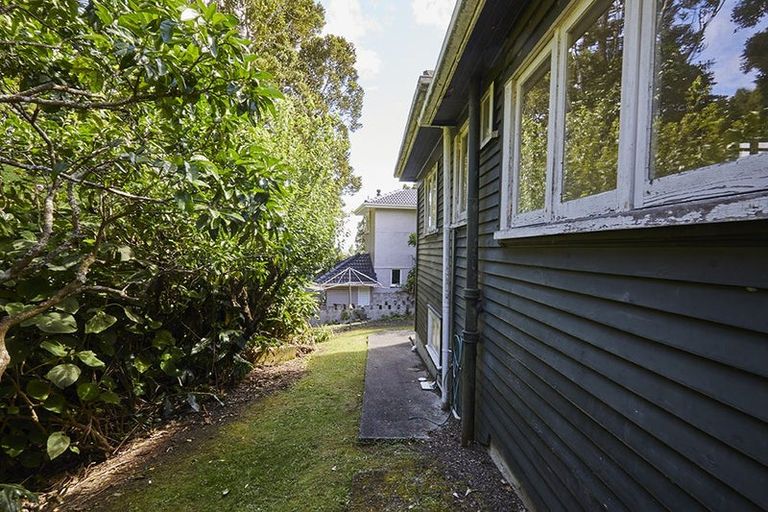 Photo of property in 37 Kopiko Road, Titirangi, Auckland, 0604