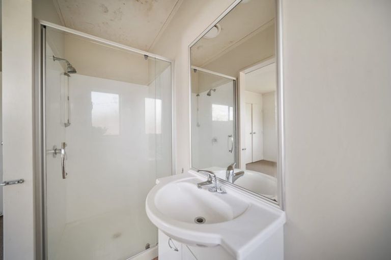 Photo of property in 21 Masters Place, Favona, Auckland, 2024