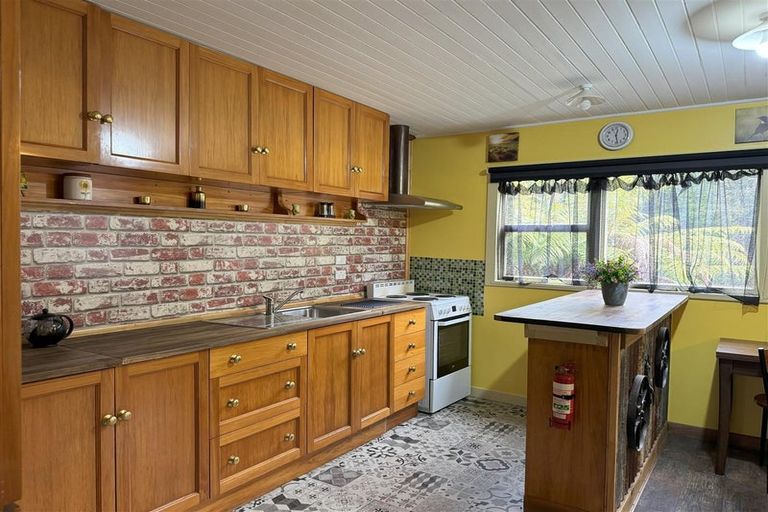 Photo of property in 10 State Highway 7, Springs Junction, Reefton, 7895