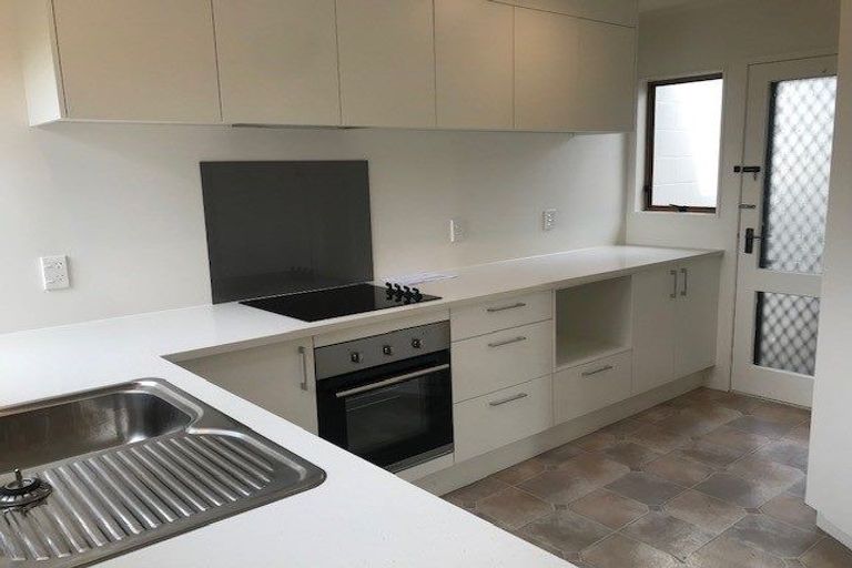 Photo of property in 12a Prince Regent Drive, Half Moon Bay, Auckland, 2012