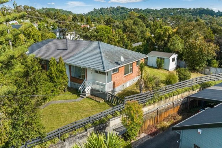 Photo of property in 3/70 Kaurilands Road, Titirangi, Auckland, 0604