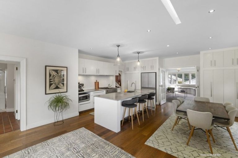 Photo of property in 37 Glen Road, Kelburn, Wellington, 6012