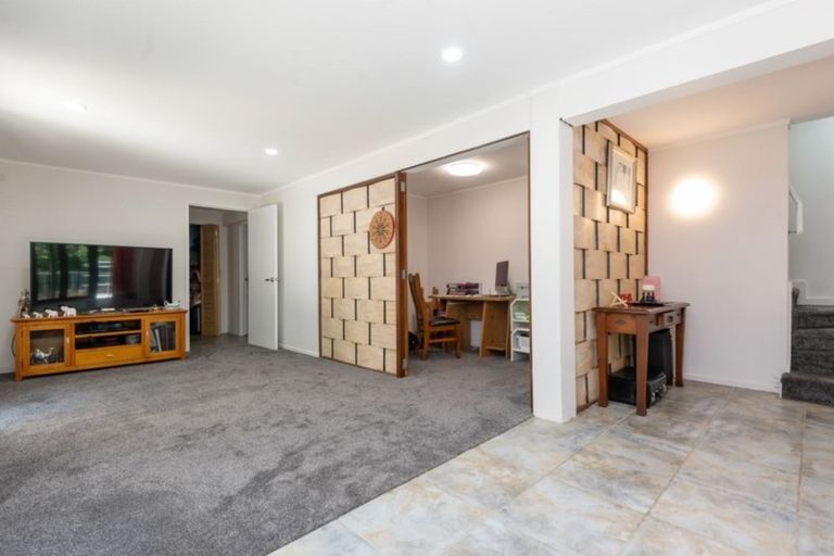 Photo of property in 39a Evelyn Road, Cockle Bay, Auckland, 2014