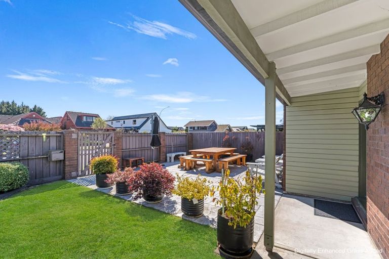 Photo of property in 150 Royal Park Drive, Parklands, Christchurch, 8083