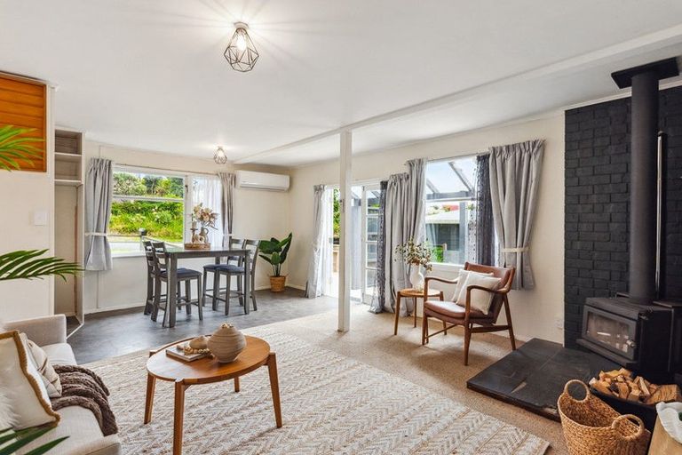 Photo of property in 105 Seaview Road, Paraparaumu Beach, Paraparaumu, 5032