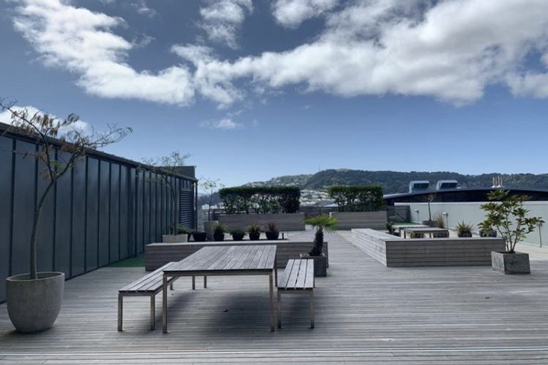 Photo of property in 9 Chews Lane, Wellington Central, Wellington, 6011