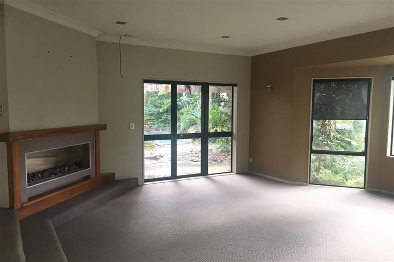 Photo of property in 18 Sinton Road, Hobsonville, Auckland, 0618