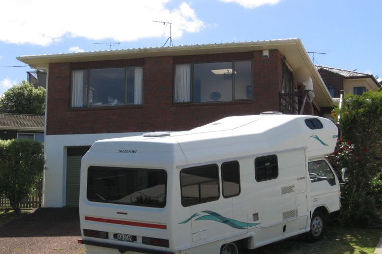 Photo of property in 1/25 Peter Terrace, Castor Bay, Auckland, 0620