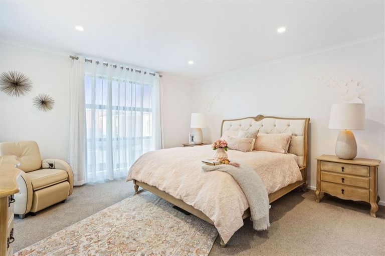 Photo of property in 28 Rangihina Road, Hobsonville, Auckland, 0616