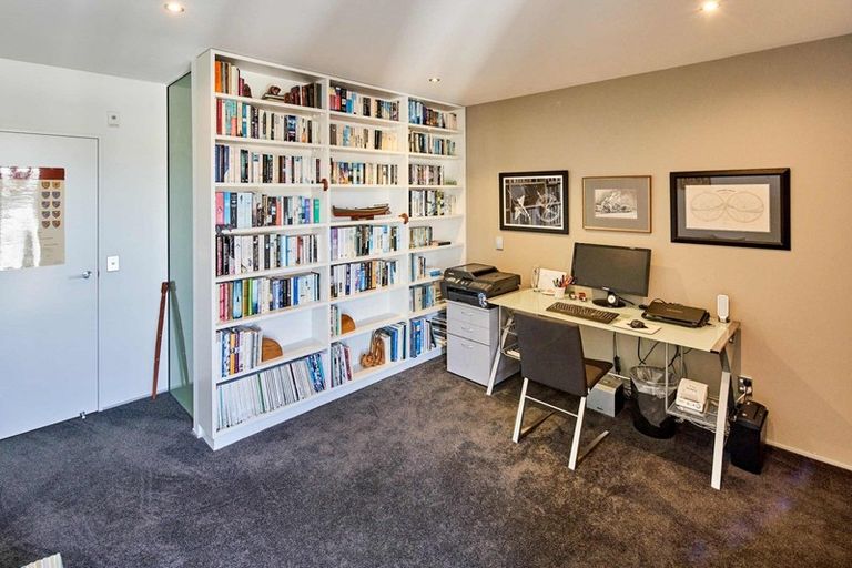 Photo of property in Sanctum Apartment, 10 Ebor Street, Te Aro, Wellington, 6011