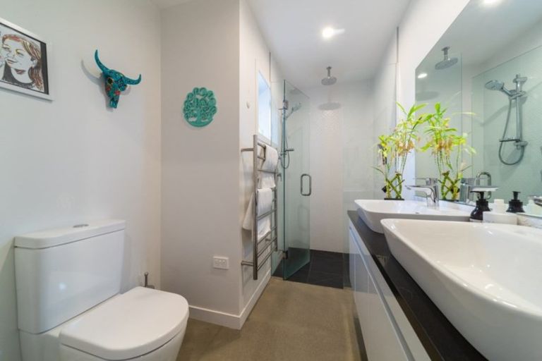 Photo of property in 11 Glenfiddich Road, Jacks Point, Queenstown, 9371