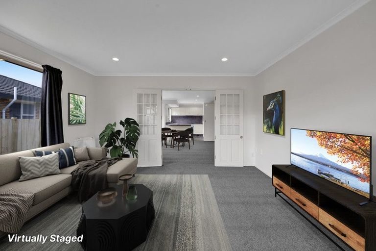 Photo of property in 1 Manse Street, Hawera, 4610