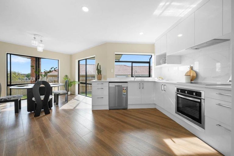 Photo of property in 172 Burswood Drive, Burswood, Auckland, 2013