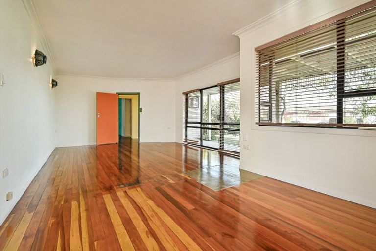Photo of property in 807 Oxford Street, Saint Leonards, Hastings, 4120