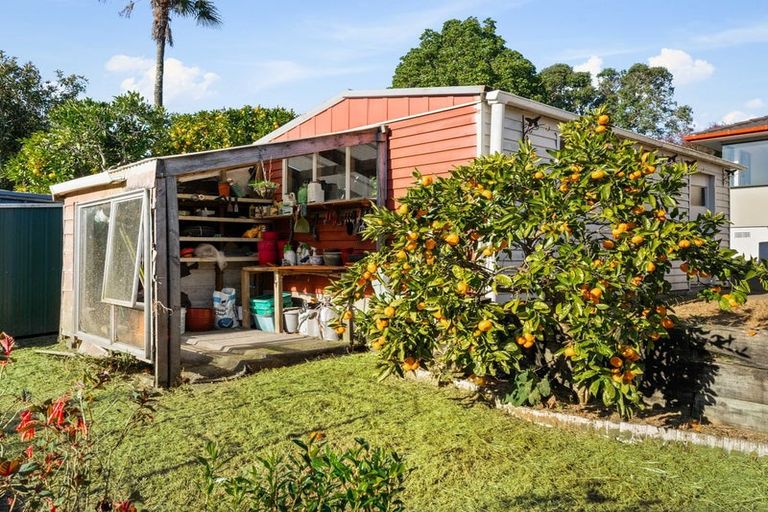 Photo of property in 66 Ferry Parade, Herald Island, Auckland, 0618