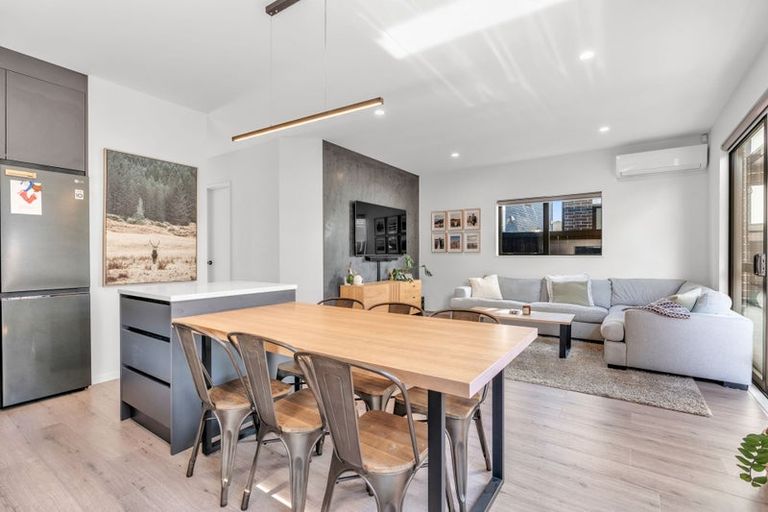 Photo of property in 19 Konoba Avenue, Kumeu, 0810