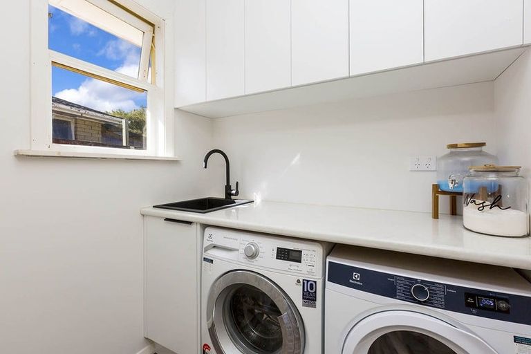 Photo of property in 62 Hillside Drive, Maoribank, Upper Hutt, 5018