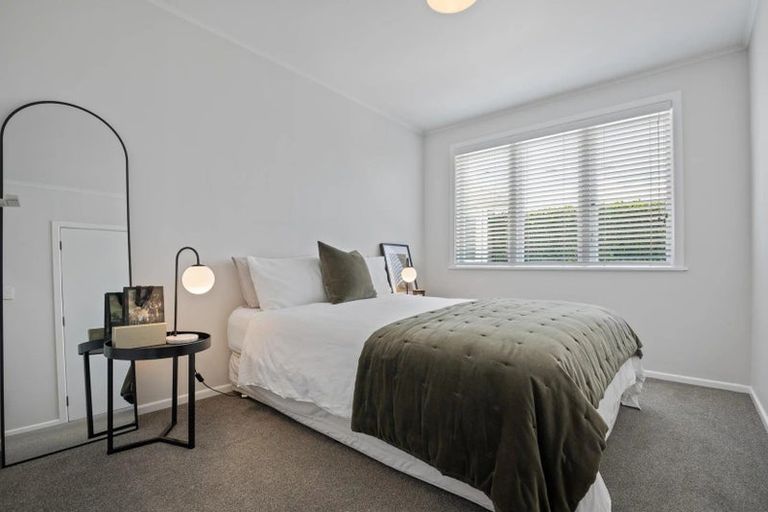 Photo of property in 5 Wallace Road, Mangere Bridge, Auckland, 2022