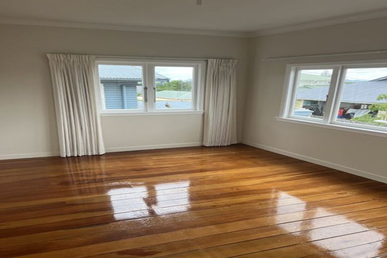 Photo of property in 1/30a Old Lake Road, Narrow Neck, Auckland, 0624