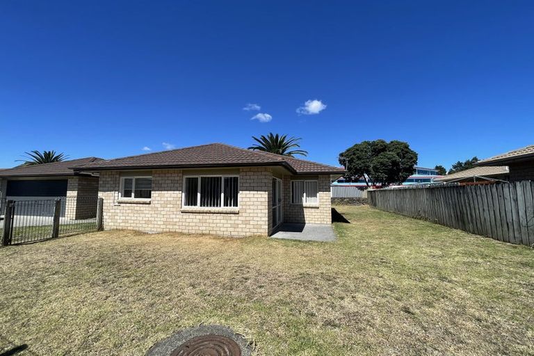 Photo of property in 16 Kamaka Road, Mangere Bridge, Auckland, 2022
