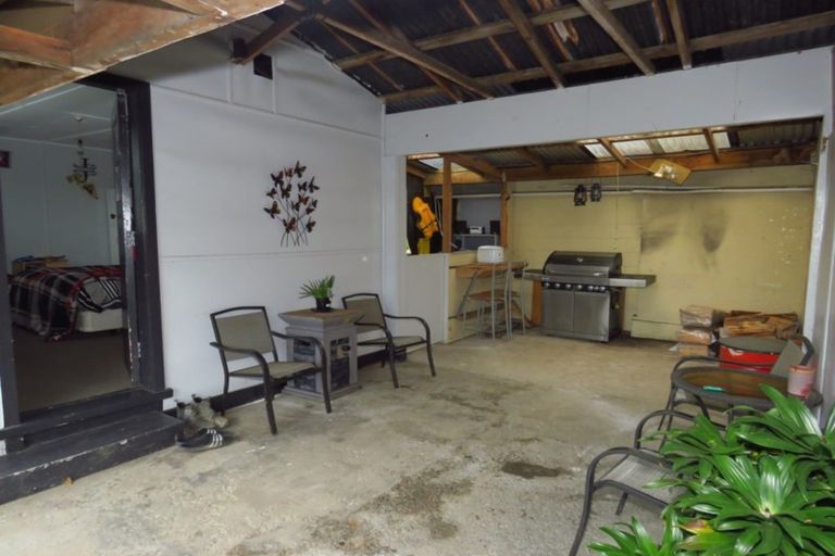 Photo of property in 80 Wakefield Street, Westport, 7825