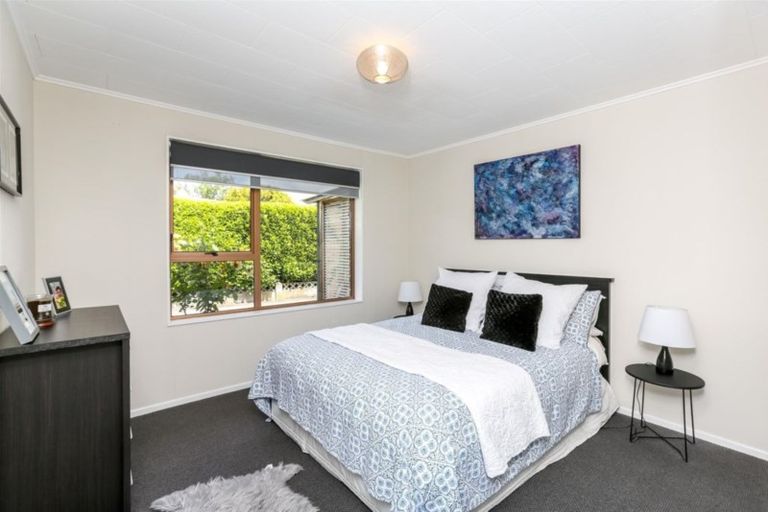Photo of property in 4 Woodleigh Street, Frankleigh Park, New Plymouth, 4310