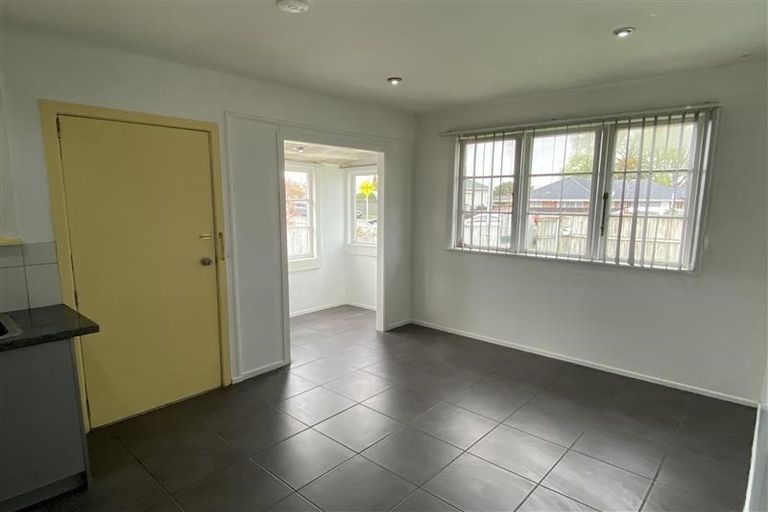 Photo of property in 1/32 Great South Road, Papakura, 2110