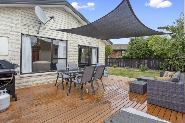 Photo of property in 257 Queenspark Drive, Parklands, Christchurch, 8083