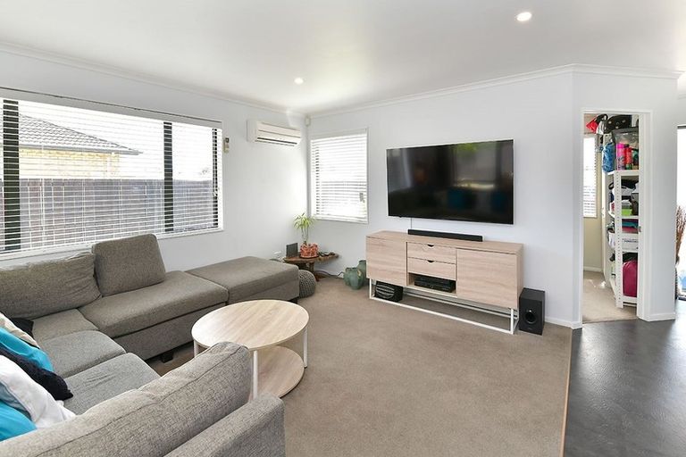 Photo of property in 39 Chic Gardens, Parakai, 0830