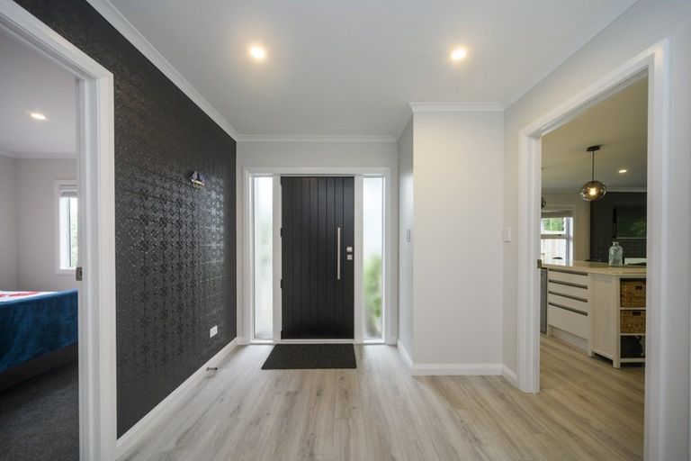 Photo of property in 13 Freedom Drive, Kelvin Grove, Palmerston North, 4414