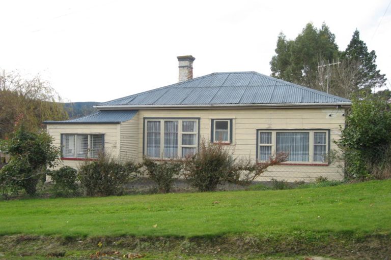 Photo of property in 1 Hill Street, Lawrence, 9532