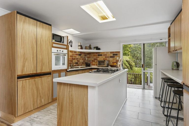 Photo of property in 68 Wood Bay Road, Titirangi, Auckland, 0604