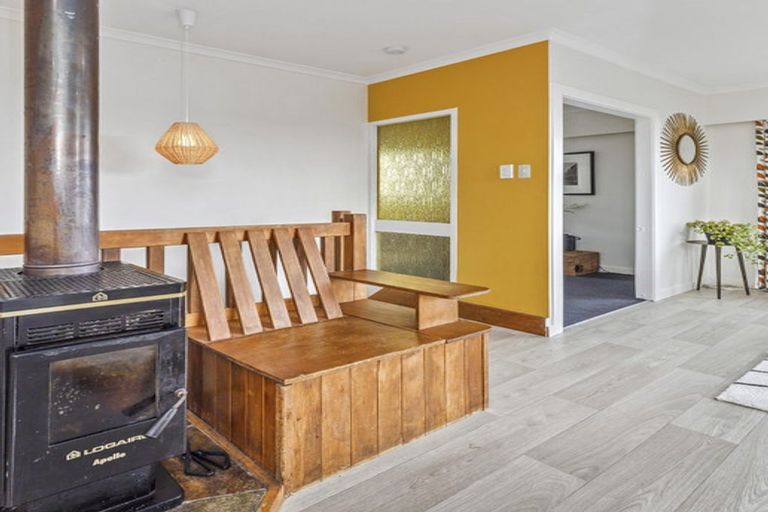 Photo of property in 91 Black Rock Road, Newlands, Wellington, 6037